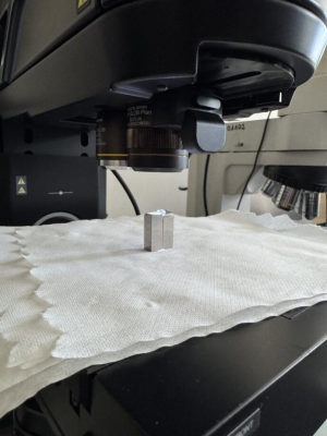 Badanie materiału pod mikroskopem