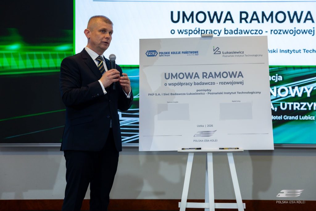 Dariusz Grajda, Wiceprezes PKP S.A. wygłasza przemówienie przed podpisaniem porozumienia z Łukasiewicz - PIT