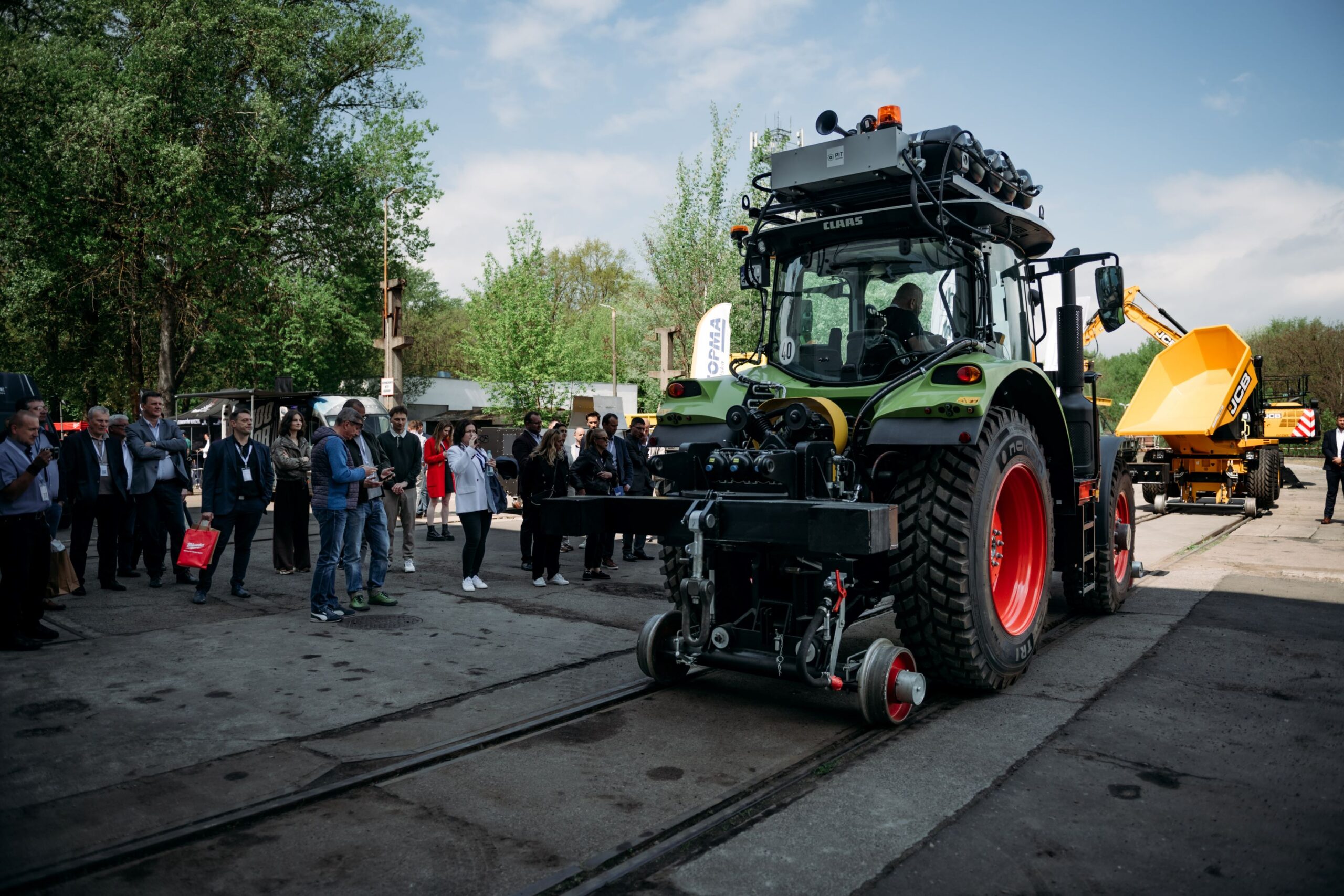 Pokaz pojazdów dwudrogowych
